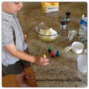 The best, no cook playdough recipe. So easy to make in 5 minutes and lasts for 6 months! #playdough #recipe #preschool #toddleractivities