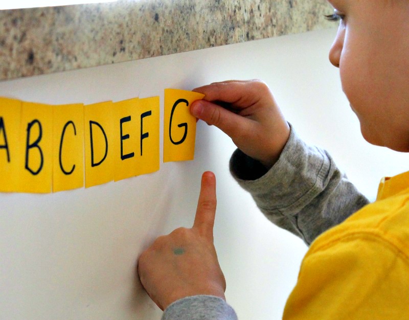 Alphabet recognition activities for preschoolers and a step by step guide for how to teach the letters of the alphabet to kids!