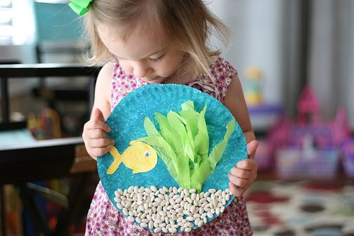 aquarium craft with pebbles as a paper plate craft