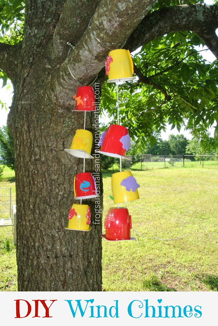 Simple summer crafts for two year olds! These are adorable and fun crafts for toddlers. #toddler #crafts #summer