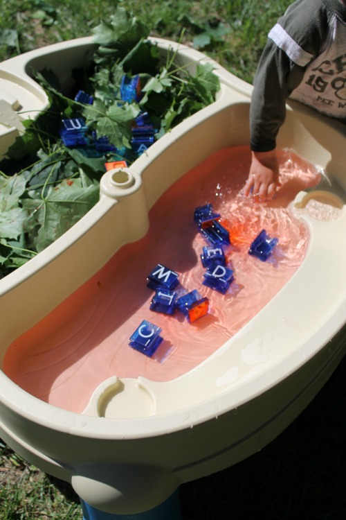 how we learn with a sensory table