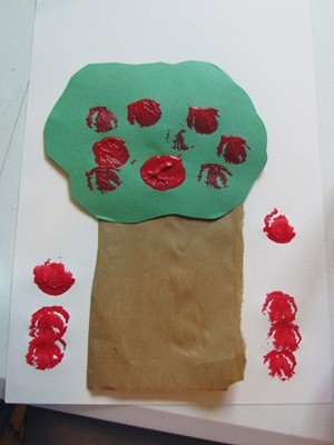 Fall crafts for preschoolers - apple trees