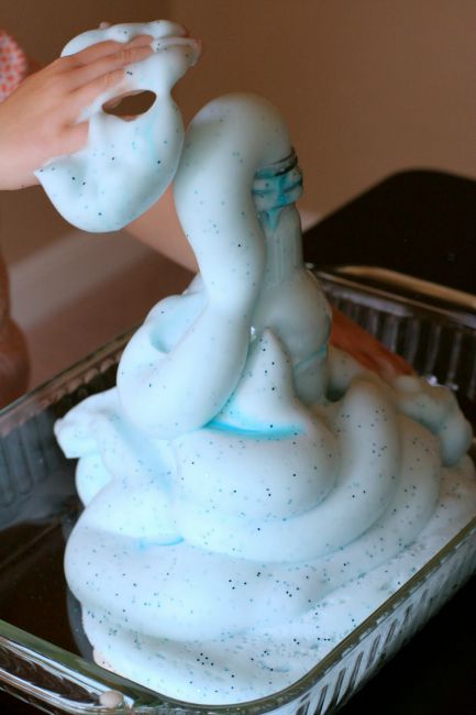 Science experiments for preschoolers - elephant toothpaste