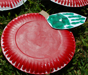 Paper plate apple craft for kids