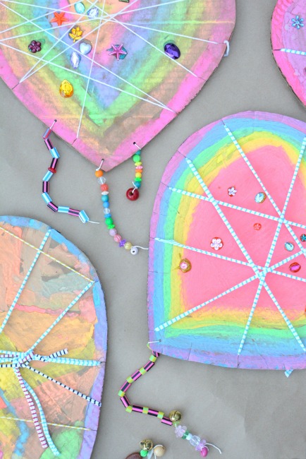 Valentines crafts for preschoolers - heart catchers
