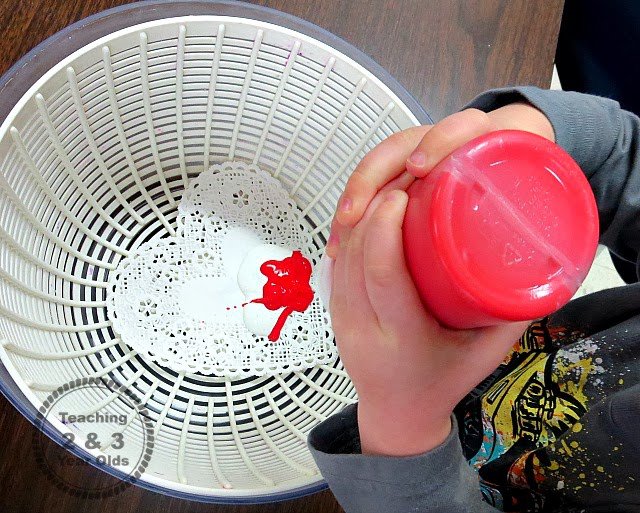 Valentines crafts for preschoolers - spin heart art