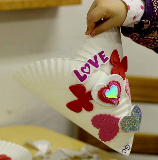Paper plate valentine crafts - simple valentine holder