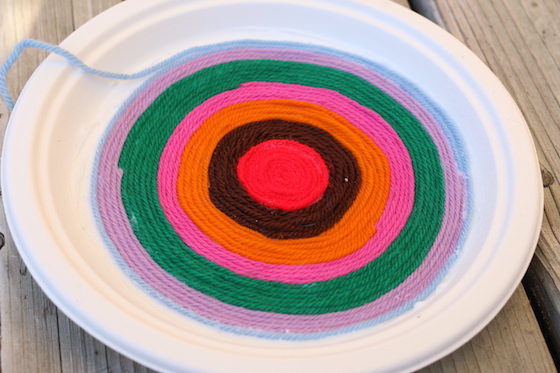 Yarn crafts for kids - paper plate weaving