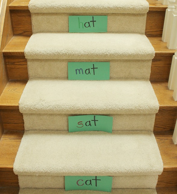 Great ways to practise reading, word families, sight words, and letters on the stairs! Awesome preschool activities for 3 year olds #preschool #learntoread #learning