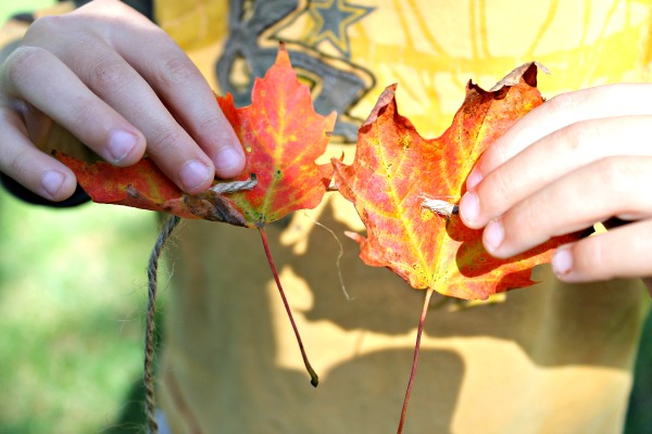 Fall crafts for kids - threading leaves
