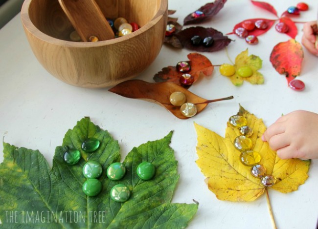 Fall leaves craft - sorting by color
