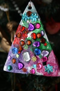 christmas-ornaments-to-make-with-kids-tin-foil-tree