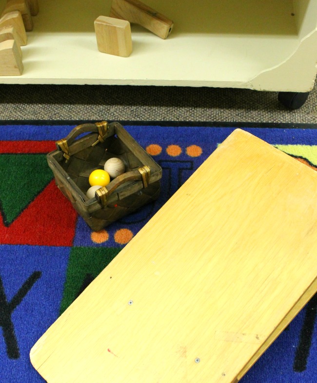 Tour of a preschool classroom - the activities and centers and what the preschoolers are learning at each one!