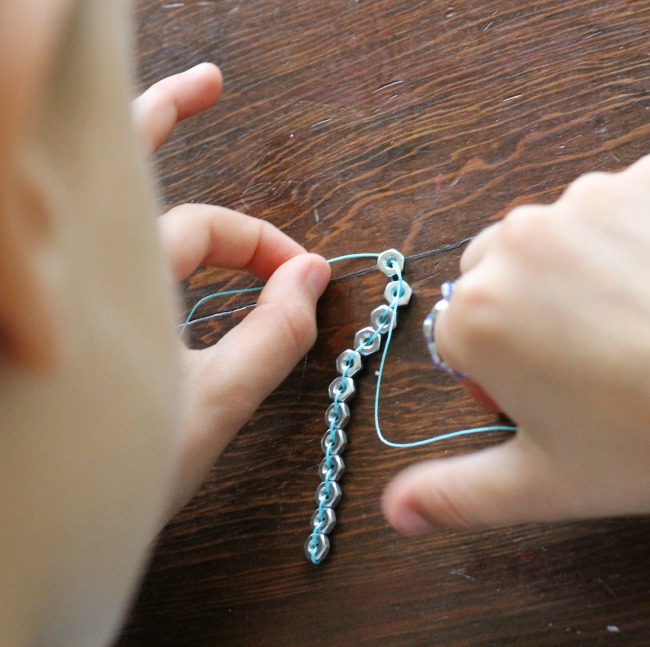 Quiet Time Ideas for Kids - Learn how to make bracelets, rings and necklaces from unique beads like nuts, bolts and washers to reflect your kids personality. #howweelearn #quiettime #independentplay #preschoolactivities #preschoollearning