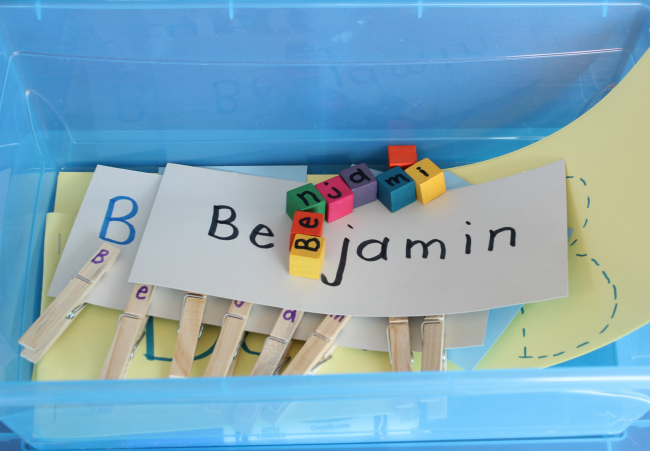 These name activities are perfect for preschoolers! Love how they are all set up in a quiet time format too - awesome for independent practice. 