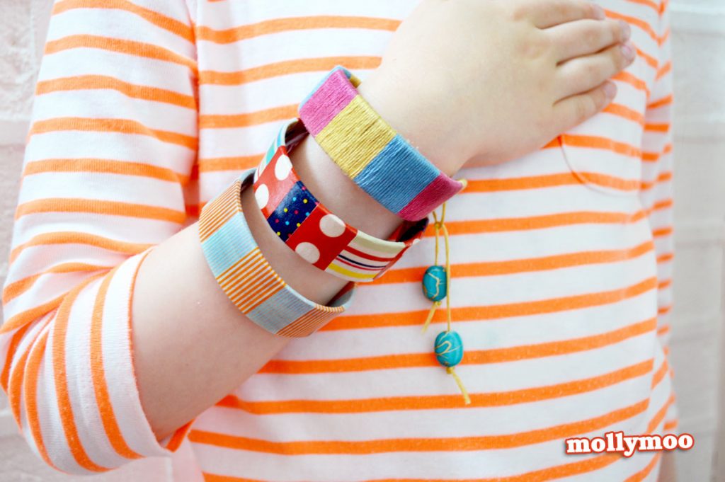 Awesome bracelets for kids to make! These are easy and fun DIY bracelets for kids of all ages. #bracelets #kids #crafts #DIY