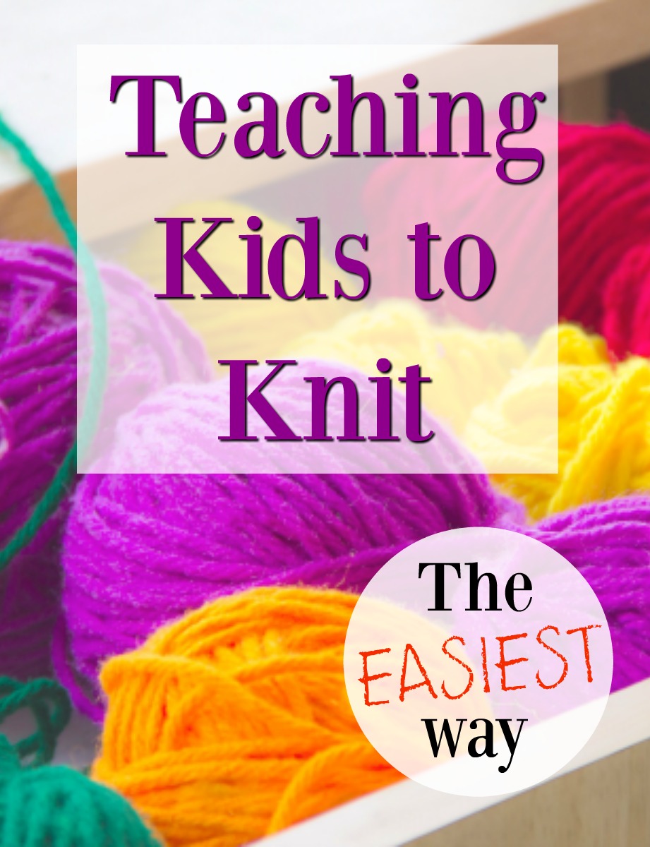 The easiest way to teach kids to knit - with videos! #sponsored #knitting #knit #knittingforbeginners #kidsknit #kidsactivities #HowWeeLearn #OakMeadow