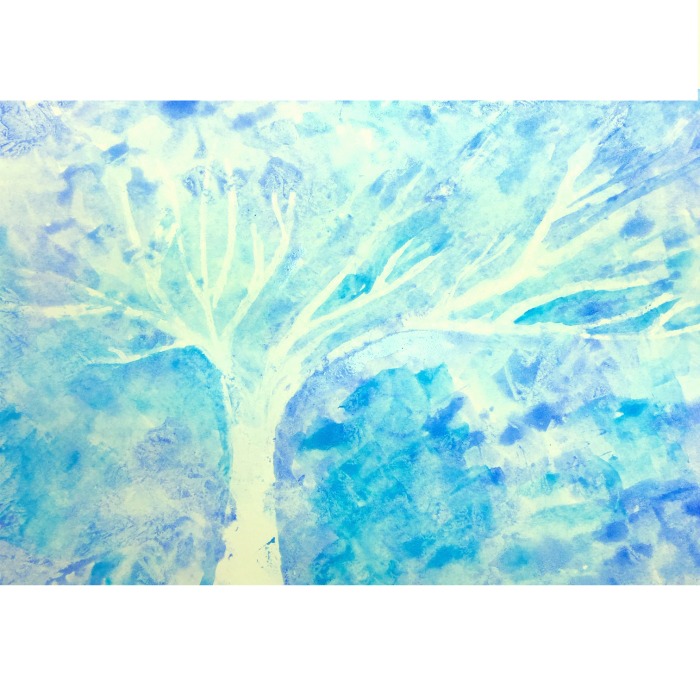 This is an easy and beautiful winter art project for kids. Love the crayon resist painting technique for little kids! #HowWeeLearndotcom #artsandcrafts #artsandcraftsforkids #Kidscrafts #craftsforkids #artprojectsforkids #kidsartproject