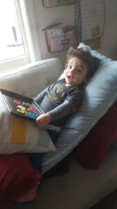 Tips, activities, and advice for keeping kids still after a surgery or illness. Written by a Mom who's toddler was in a body cast for 4 months. Keep your little one engged and happy with these tried and true ideas. #howweelearn #quietplay #sittingstill #preschoolactivities #kidsactivities #momtips #surgery