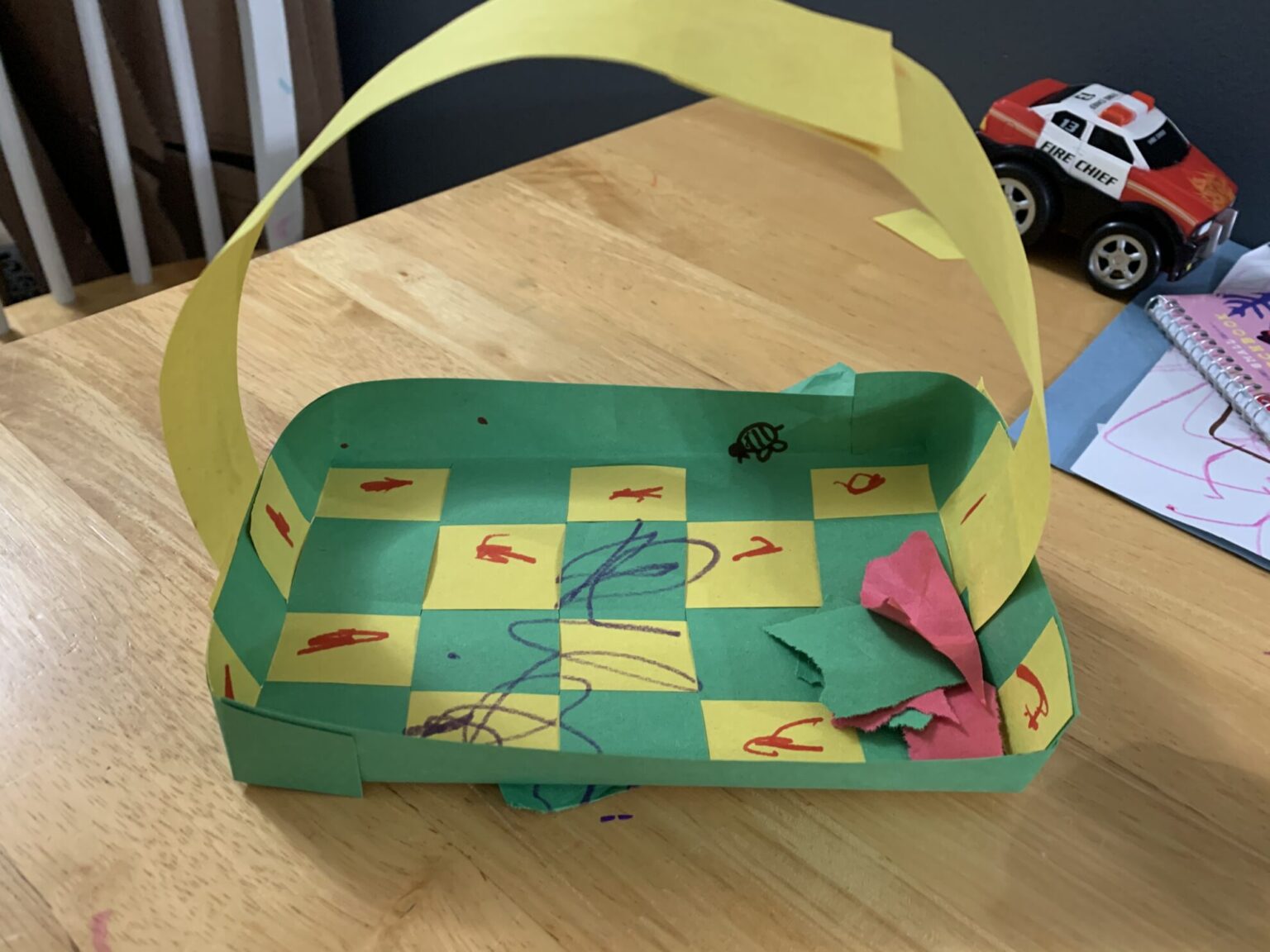 A Woven Construction Paper Christmas Basket - How Wee Learn