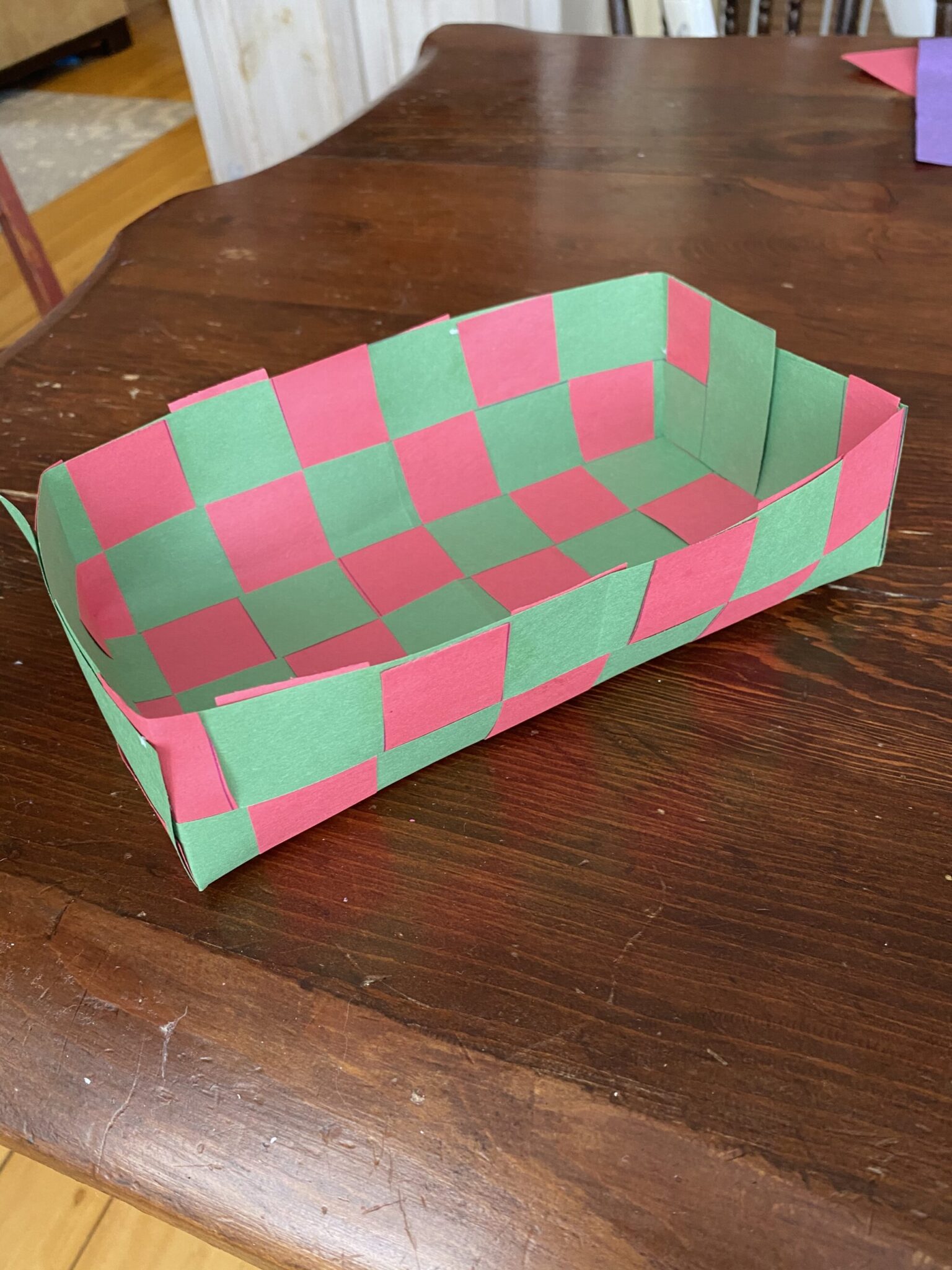 A Woven Construction Paper Christmas Basket - How Wee Learn