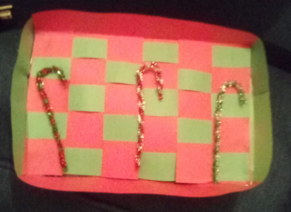 A Woven Construction Paper Christmas Basket - How Wee Learn