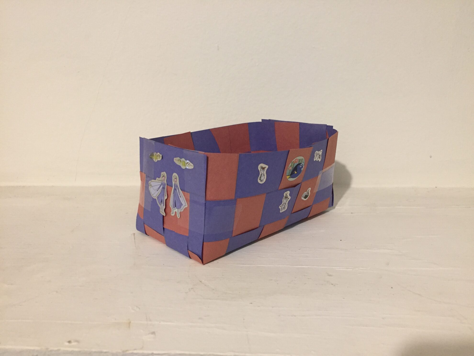 A Woven Construction Paper Christmas Basket - How Wee Learn