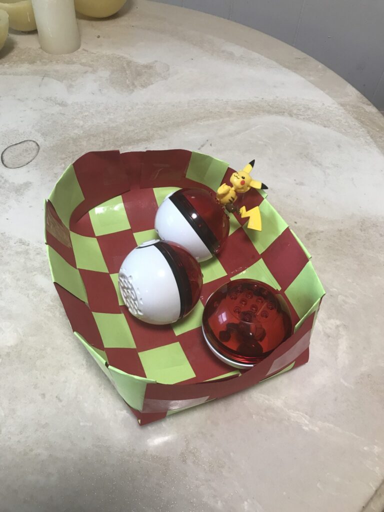 A Woven Construction Paper Christmas Basket - How Wee Learn
