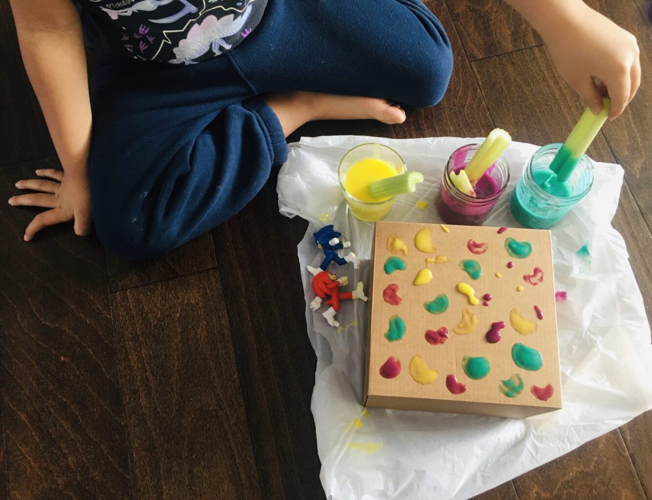 5 EASY Construction Paper Valentine Crafts - How Wee Learn
