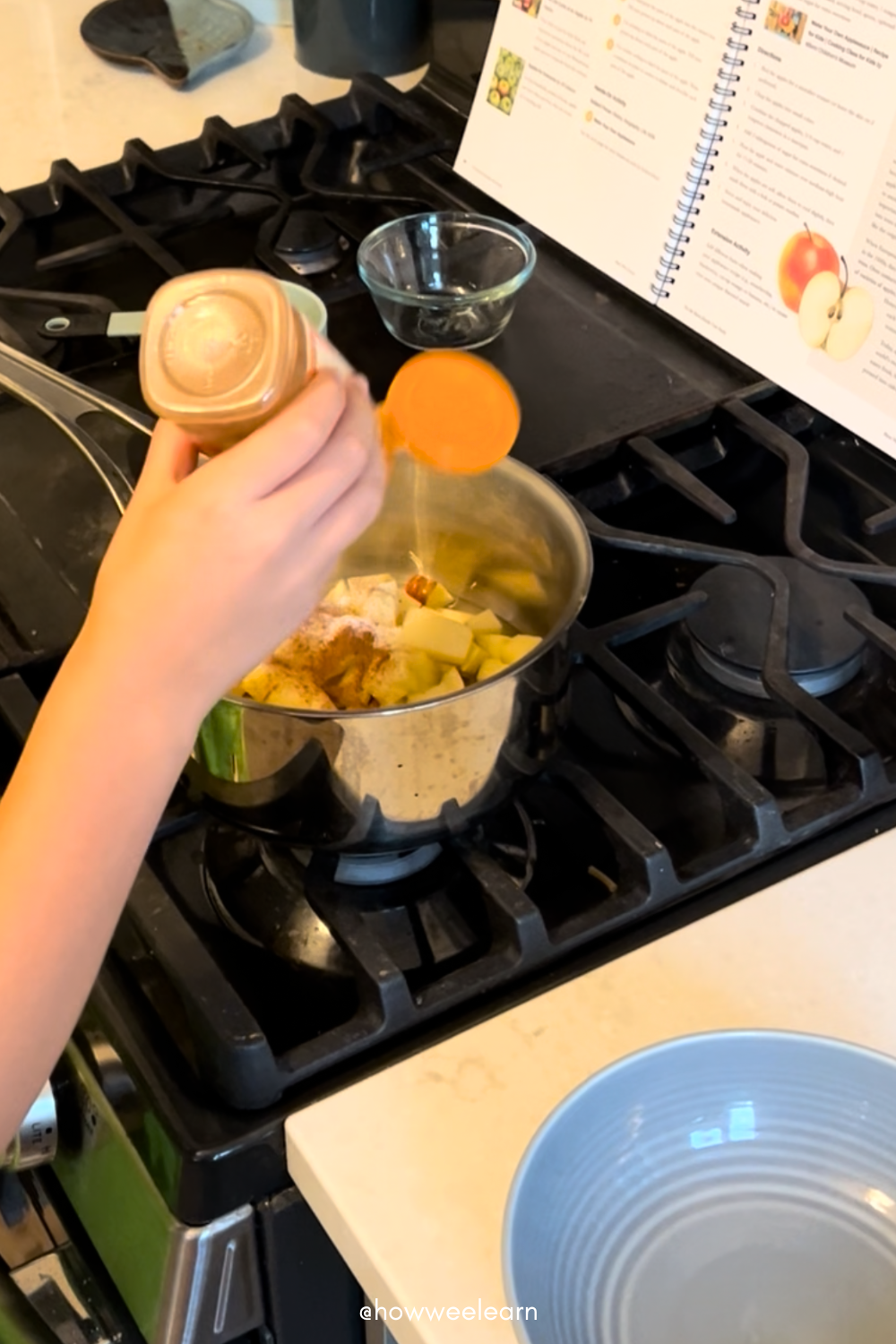 Making applesauce